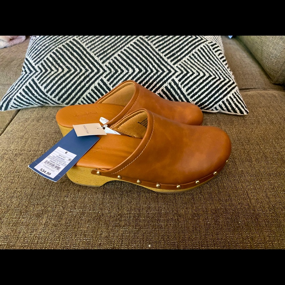 Universal Thread cognac studded clogs - W size 6